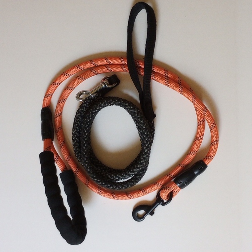 Set of two rope style reflective dog leashes